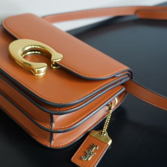 Coach Idol Bag, size 21*16 cm - Picture 3 of 8